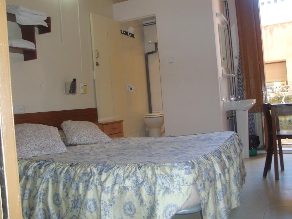 Hostel Turisol Barcelona Room photo