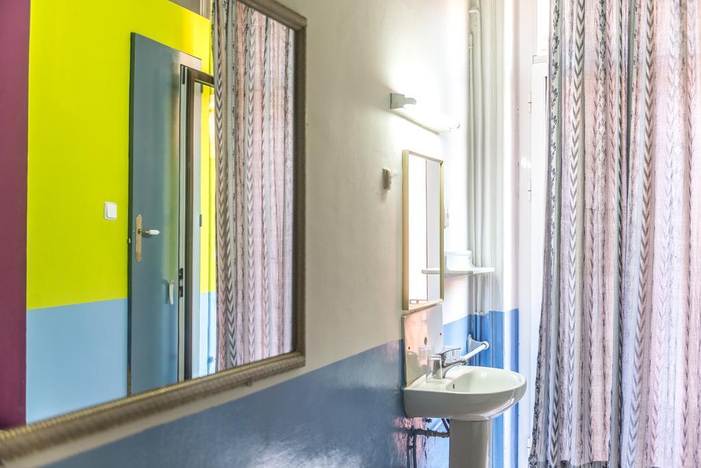Hostel Turisol Barcelona Exterior photo