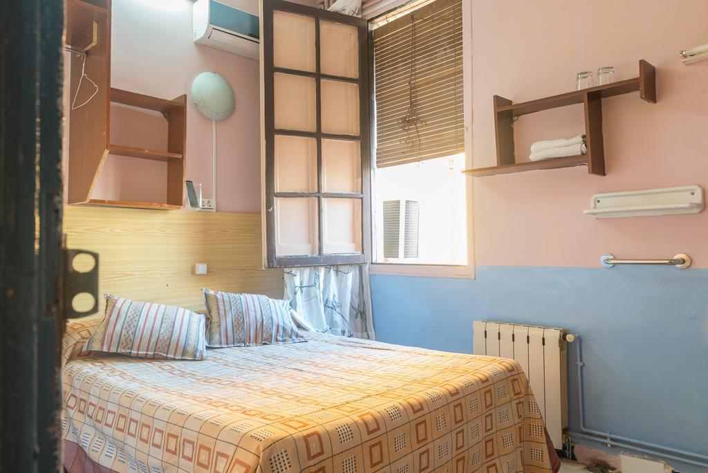 Hostel Turisol Barcelona Exterior photo